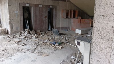 Рятувальник розповів, як діставали людей з-під завалів зруйнованої будівлі Миколаївської облради Рятувальник розповів, як діставали людей з-під завалів зруйнованої будівлі Миколаївської облради
