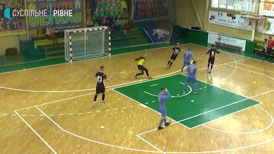 Чемпіонат з футзалу: екстренери "Кардинала" зійшлися у протистоянні