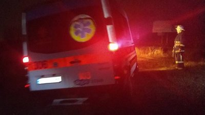 На Харківщині швидка застрягла у багнюці — викликали рятувальників На Харківщині швидка застрягла у багнюці — викликали рятувальників