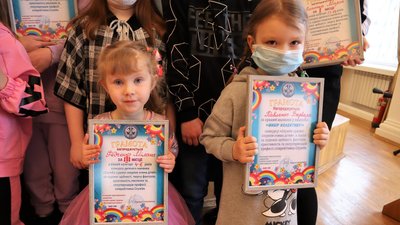 У Житомирі нагородили переможців конкурсу дитячих малюнків "Служба судової охорони очима дітей"
