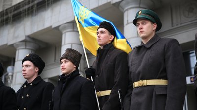 На залізничному вокзалі Дніпра показали театралізовану реконструкцію до Дня пам`яті героїв Крут На залізничному вокзалі Дніпра показали театралізовану реконструкцію до Дня пам`яті героїв Крут