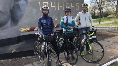 На Херсонщині відбувся велопробіг до Дня перемоги над нацизмом у Другій світовій війні На Херсонщині відбувся велопробіг до Дня перемоги над нацизмом у Другій світовій війні