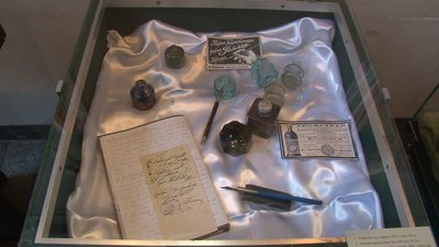 Флакони з історією: у Черкасах презентували виставку старовинного скла Флакони з історією: у Черкасах презентували виставку старовинного скла