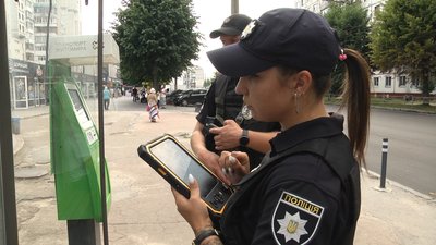 За куріння в громадських місцях поліцейські Житомира за тиждень склали 40 протоколів За куріння в громадських місцях поліцейські Житомира за тиждень склали 40 протоколів