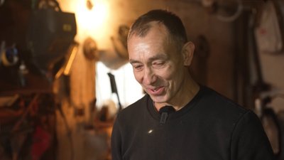 Мініатюрну техніку зі старих швейних машинок виготовляє майстер з Рівненщини Євгеній Сак Мініатюрну техніку зі старих швейних машинок виготовляє майстер з Рівненщини Євгеній Сак