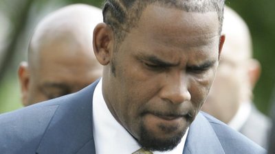 У США суд визнав співака R Kelly винним у торгівлі людьми та сексуальному насиллі