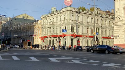 На місці аварії за участі Зайцевої та Дронова у Харкові встановлюють стовпчики для безпеки пішоходів На місці аварії за участі Зайцевої та Дронова у Харкові встановлюють стовпчики для безпеки пішоходів