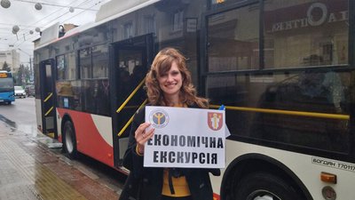 "Економічна" екскурсія: переселенцям у Луцьку розповідали про сотню обласних підприємств