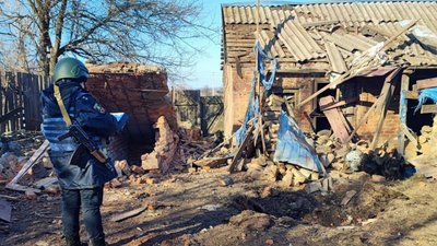 Армія РФ била по Донеччині з авіації, РСЗВ, артилерії та мінометів Армія РФ била по Донеччині з авіації, РСЗВ, артилерії та мінометів