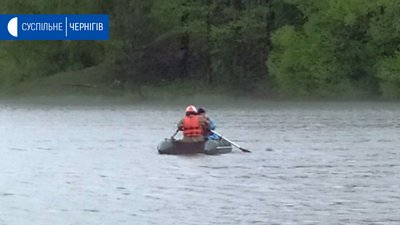 У Чернігові зі Стрижня підняли тіло чоловіка, який потонув 6 днів тому У Чернігові зі Стрижня підняли тіло чоловіка, який потонув 6 днів тому