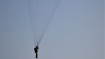 Одеські морські піхотинці відпрацювали десантування з гелікоптера Одеські морські піхотинці відпрацювали десантування з гелікоптера
