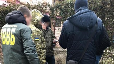 Двох буковинських прикордонників підозрюють в отримані хабаря за пропуск контрабанди