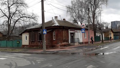У Франції чернігівку прихистили нащадки вчителя, який вік тому тікав з Чернігова через більшовиків У Франції чернігівку прихистили нащадки вчителя, який вік тому тікав з Чернігова через більшовиків