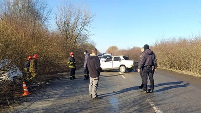 Трьох людей у важкому стані госпіталізували до лікарні Трьох людей у важкому стані госпіталізували до лікарні