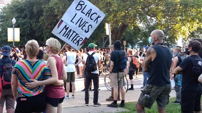 "Чого ми хочемо? Справедливості! Коли ми її хочемо? Зараз!": протести Black Lives Matter в США