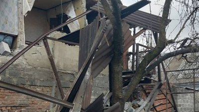 Росіяни завдали удару осколковими снарядами по центру міста Курахове