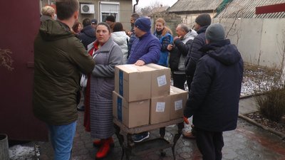 Жителі Покровська отримали гуманітарну допомогу від "ADRA" Жителі Покровська отримали гуманітарну допомогу від "ADRA"