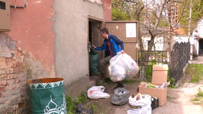 Тонна вторсировини щомісяця. Як сортують побутові відходи франківські волонтери