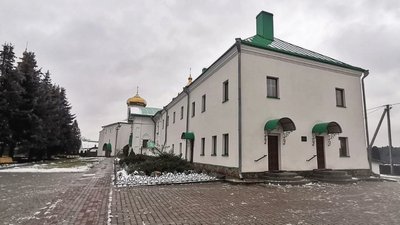 Портрет Кіріла, книги про РФ: як коментують обшуки в монастирі УПЦ на Волині