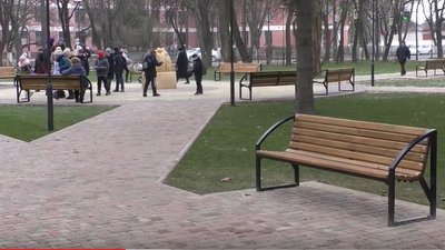 У Чернігові навпроти технологічного університету відкрили оновлений сквер