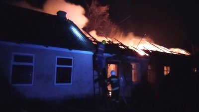 На Херсонщині горіла бібліотека