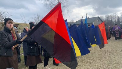 Назавжди 20. На Івано-Франківщині провели в останню путь бійця Богдана Ваківа Назавжди 20. На Івано-Франківщині провели в останню путь бійця Богдана Ваківа