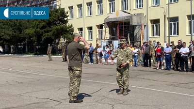 Освідчення на плацу: на Одещину повернулись бійці із зони ООС Освідчення на плацу: на Одещину повернулись бійці із зони ООС