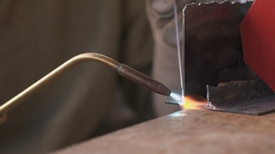 У Вінниці вдосконалюють навички зварювання для відбудови України У Вінниці вдосконалюють навички зварювання для відбудови України