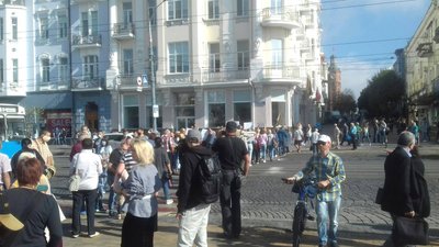 У Вінниці протестувальники перекрили центральну вулицю міста У Вінниці протестувальники перекрили центральну вулицю міста