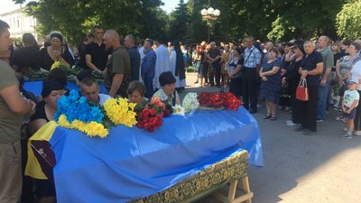 У Полтаві прощаються з воїнами, які полягли на війні