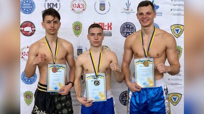 Житомирські кікбоксери привезли з Чемпіонату України комплект медалей Житомирські кікбоксери привезли з Чемпіонату України комплект медалей