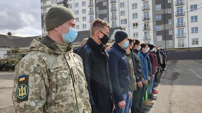 Прикарпатці найбільше хочуть служити у Військово-морських силах ЗСУ. Як розпочався весняний призов
