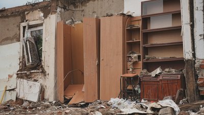 Зруйнований будинок біля "Барабашово" через російську атаку 1 жовтня
