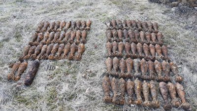 Прикарпатські піротехніки знешкодили 83 мінометні міни та 5 снарядів