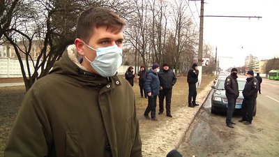У Житомирі жителі будинків на вулиці Героїв Десантників знову вийшли на протест проти забудови У Житомирі жителі будинків на вулиці Героїв Десантників знову вийшли на протест проти забудови