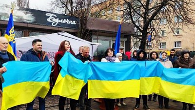 Солістка з Новоукраїнки отримала відзнаку від Головнокомандувача Збройних Сил України Солістка з Новоукраїнки отримала відзнаку від Головнокомандувача Збройних Сил України