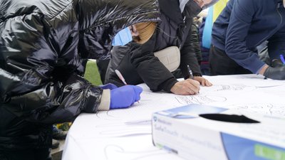 Акція працівників громадського харчування у Харкові зібрала 450 людей Акція працівників громадського харчування у Харкові зібрала 450 людей