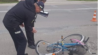 На Львівщині нетверезий водій наїхав на велосипедистку та втік: жінка померла