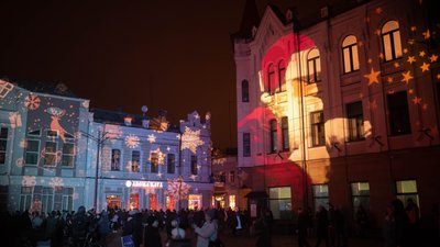 У Житомирі в день Святого Миколая урочисто відкрили ялинку У Житомирі в день Святого Миколая урочисто відкрили ялинку