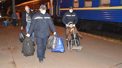 На Кіровоградщину прибув останній евакуаційний потяг з Донеччини На Кіровоградщину прибув останній евакуаційний потяг з Донеччини
