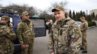 Поліцейські-добровольці з Волині вирушили в зону бойових дій Поліцейські-добровольці з Волині вирушили в зону бойових дій