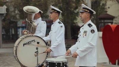 "Як звучить Миколаїв": інтерв'ю з подружжям Синельникових про творчий погляд на реальність "Як звучить Миколаїв": інтерв'ю з подружжям Синельникових про творчий погляд на реальність