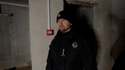 ФАБ-500 з неба: бомбардування вулиці Чорновола у Чернігові. РЕПОРТАЖ ФАБ-500 з неба: бомбардування вулиці Чорновола у Чернігові. РЕПОРТАЖ