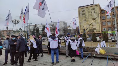 Проти локдауну: у Черкасах підприємці провели попереджувальну акцію
