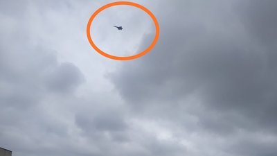 Бомбардульваники помітили над Одесою. Фото виклали в соцмережі. Автор Michael Ilchenko Бомбардульваники помітили над Одесою. Фото виклали в соцмережі. Автор Michael Ilchenko