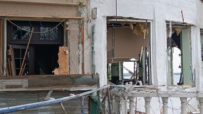 Будівля готелю, що подкоджена через атаку БпЛА, Миколаїв, 28 квітня 2024 року Будівля готелю, що подкоджена через атаку БпЛА, Миколаїв, 28 квітня 2024 року