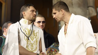 Усик — Верховен: коли відбудеться чемпіонський бій, час початку боксу