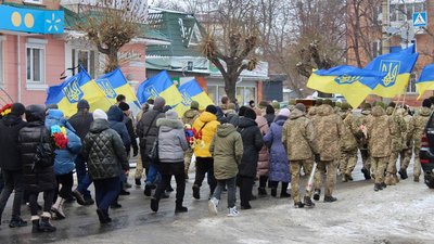 На Черкащині поховали загиблого героя Антона Кузьменка На Черкащині поховали загиблого героя Антона Кузьменка