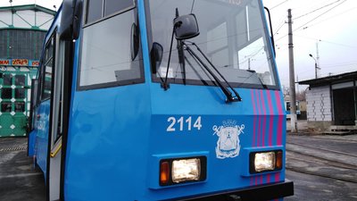 Адаптери для підзарядки та відеоспостереження: у Миколаєві на маршрут вийшов модернізований трамвай Адаптери для підзарядки та відеоспостереження: у Миколаєві на маршрут вийшов модернізований трамвай