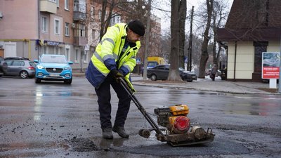 Перевірять закупівлі ремонту доріг на мільйони гривень у Козельщинській громаді 